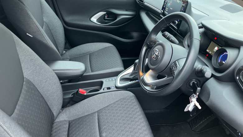 Toyota Yaris 1.5 Hybrid Design 5dr CVT Hybrid Hatchback